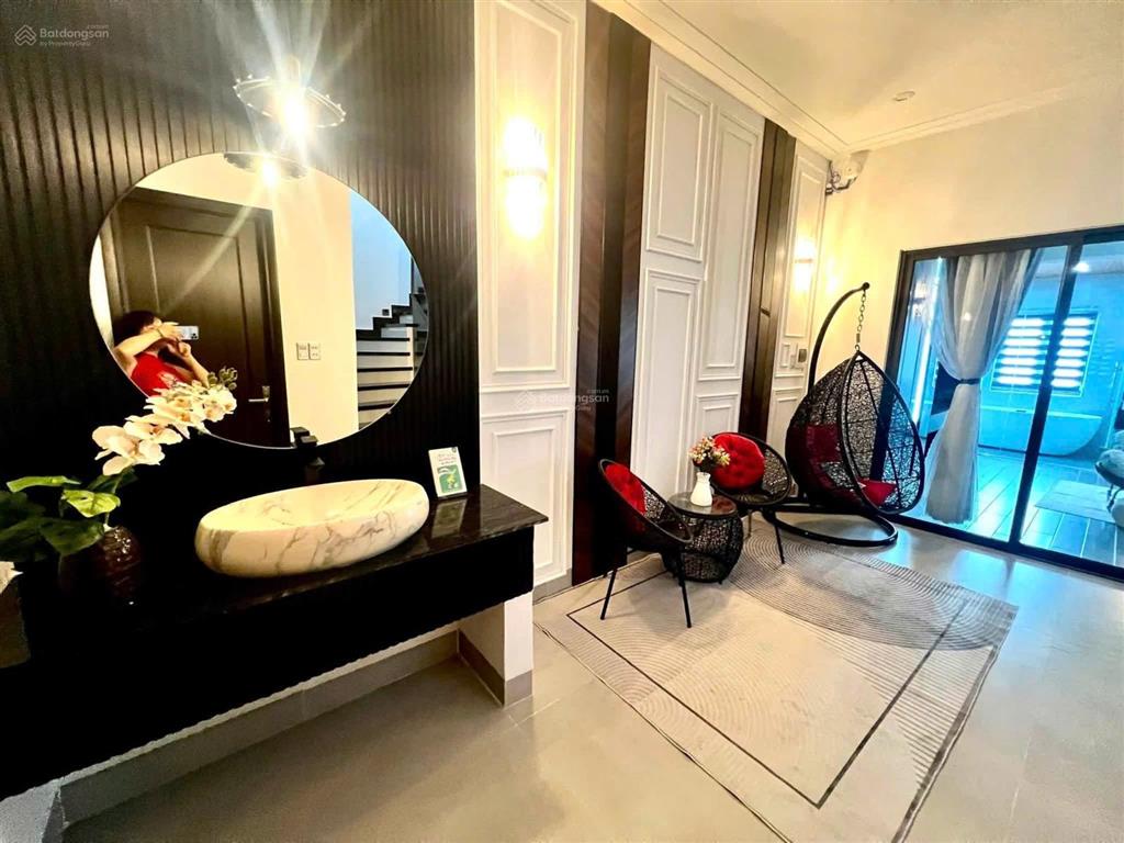 Bán gấp biệt thự 3 tầng mới 77.5m² gần biển nguyễn tất thành sân ôtô 7 chỗ nội thất luxury chỉ 9tỷ5