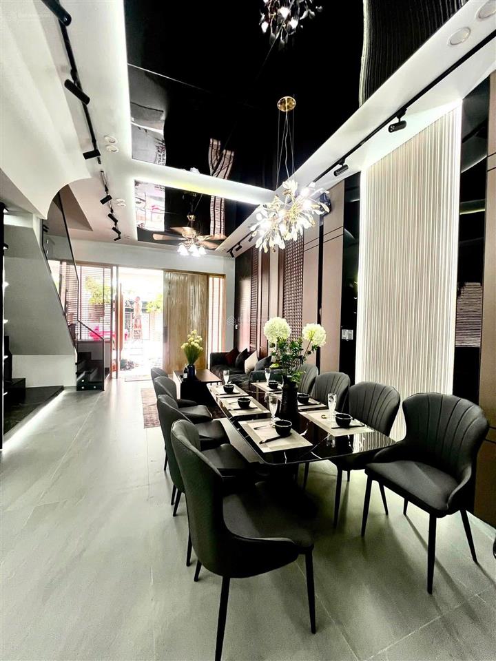 Bán gấp biệt thự 3 tầng mới 77.5m² gần biển nguyễn tất thành sân ôtô 7 chỗ nội thất luxury chỉ 9tỷ5