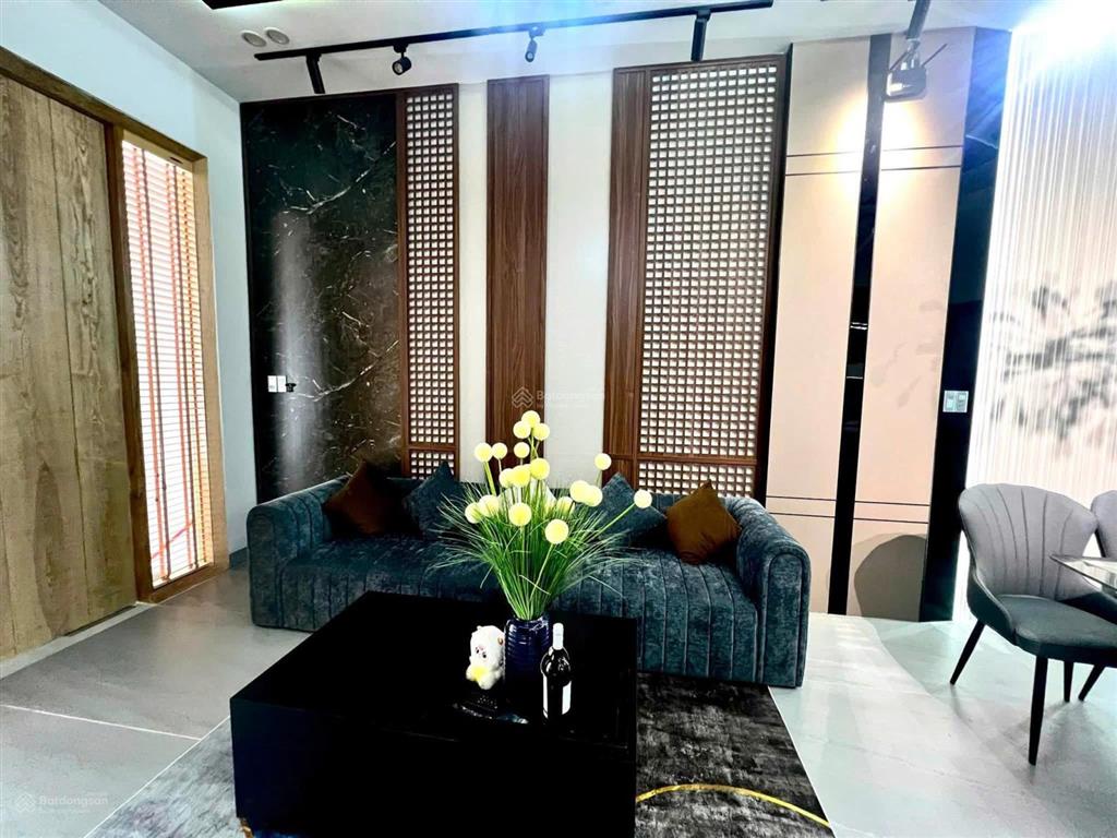 Bán gấp biệt thự 3 tầng mới 77.5m² gần biển nguyễn tất thành sân ôtô 7 chỗ nội thất luxury chỉ 9tỷ5