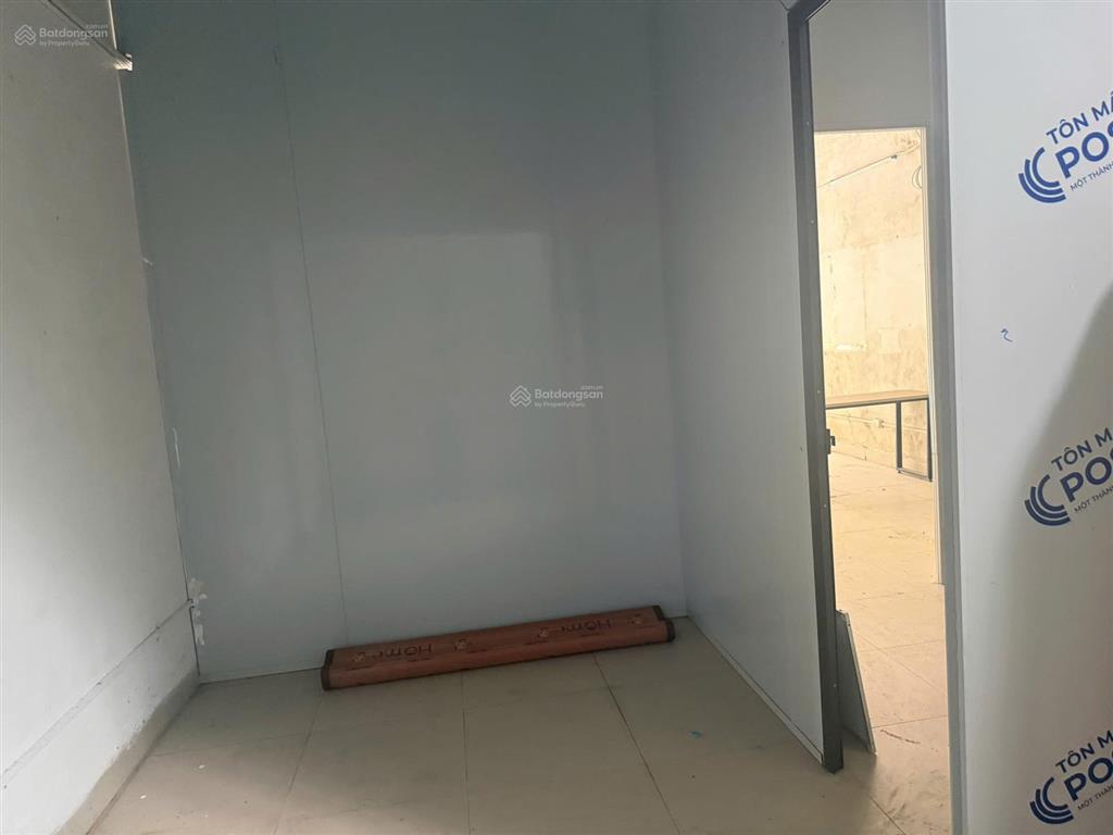Văn phòng công ty, kho hàng, showroom hoặc cửa hàng kinh doanh