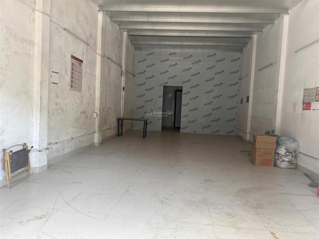 Văn phòng công ty, kho hàng, showroom hoặc cửa hàng kinh doanh
