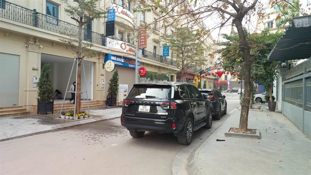 Văn phòng công ty, showroom hoặc cửa hàng kinh doanh