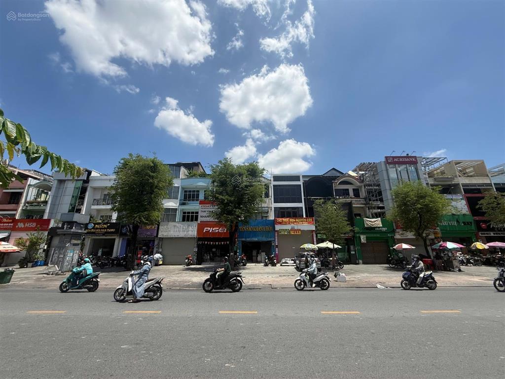 Cho thuê nhà nguyên căn mặt tiền 719 cmt8, p.6, quận tân bình 50tr/1 tháng