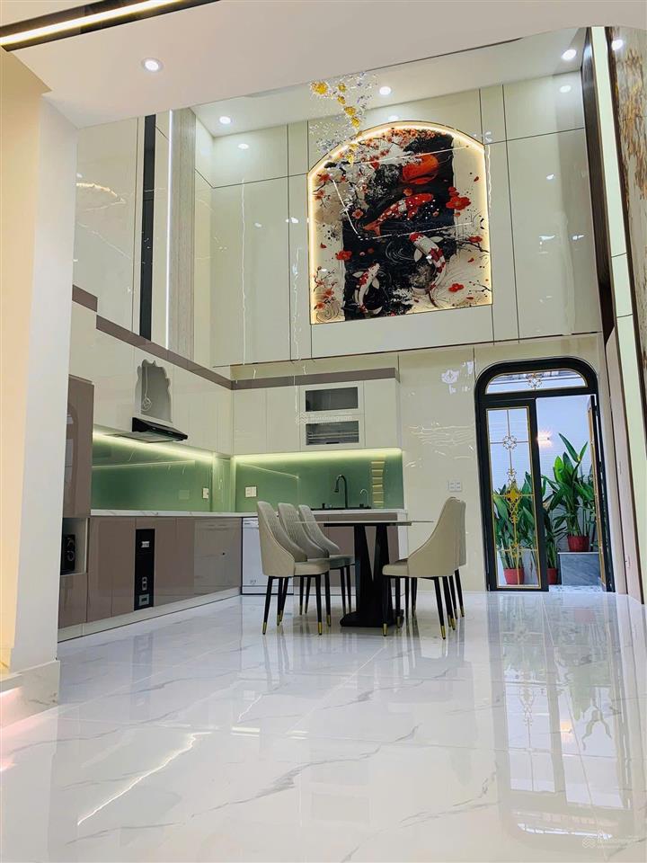 Bán căn nhà mới xây đẹp 5m x 23m đúc 4 tấm xã bà điểm, tp.hcm giá chỉ 7,6 tỷ full nội thất