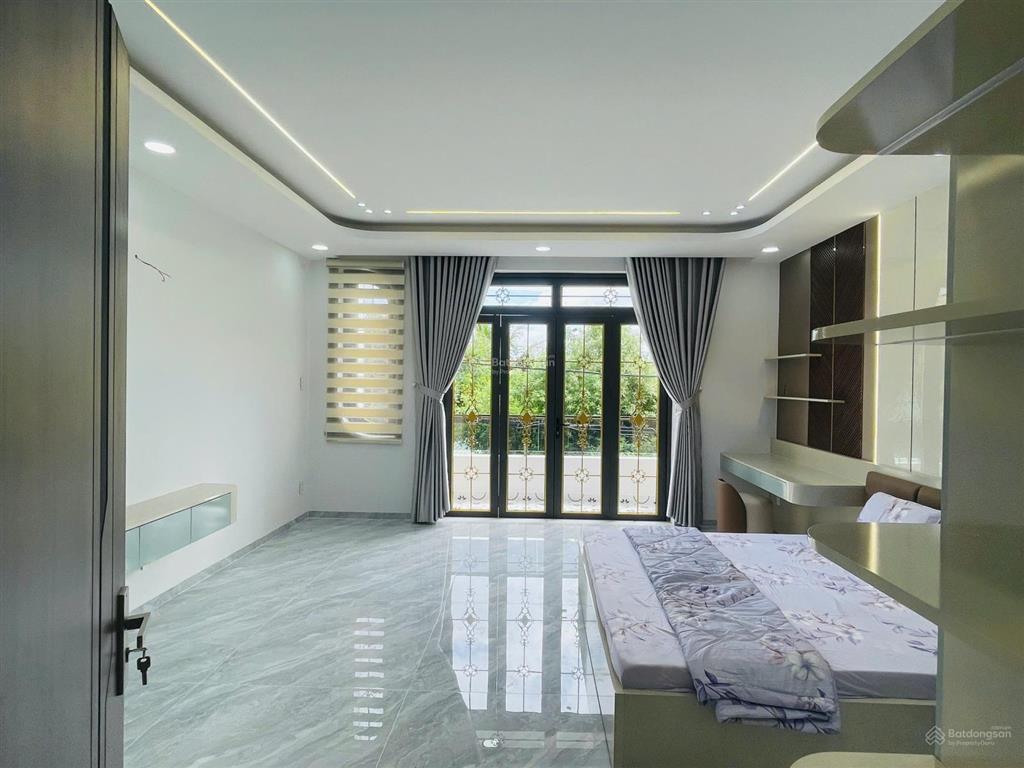 Bán căn nhà mới xây đẹp 5m x 23m đúc 4 tấm xã bà điểm, tp.hcm giá chỉ 7,6 tỷ full nội thất