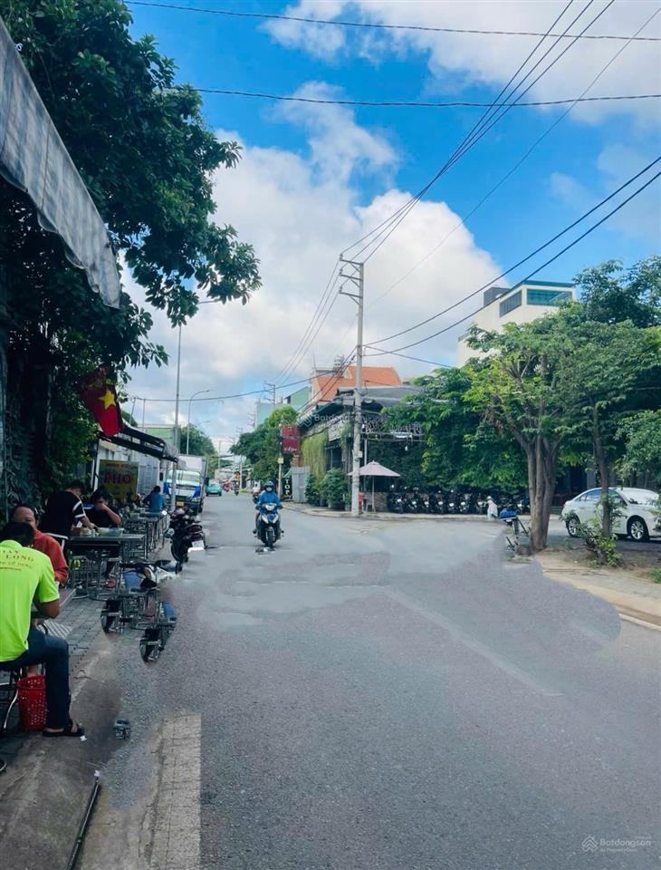 Đất mặt tiền kênh t2  105m² thổ cư  ngang 5m giá chỉ 5.2 tỷ xã bà điểm hóc môn