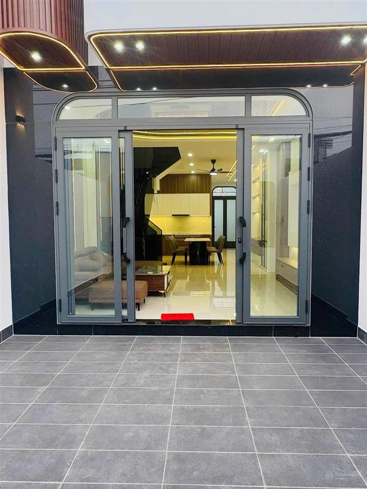 Nhà mới 3 tấm full nội thất xã bà điểm hóc môn dt 100m2 giá 7.3 tỷ