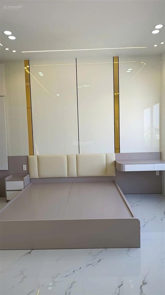 Nhà mới 3 tấm full nội thất xã bà điểm hóc môn dt 100m2 giá 7.3 tỷ