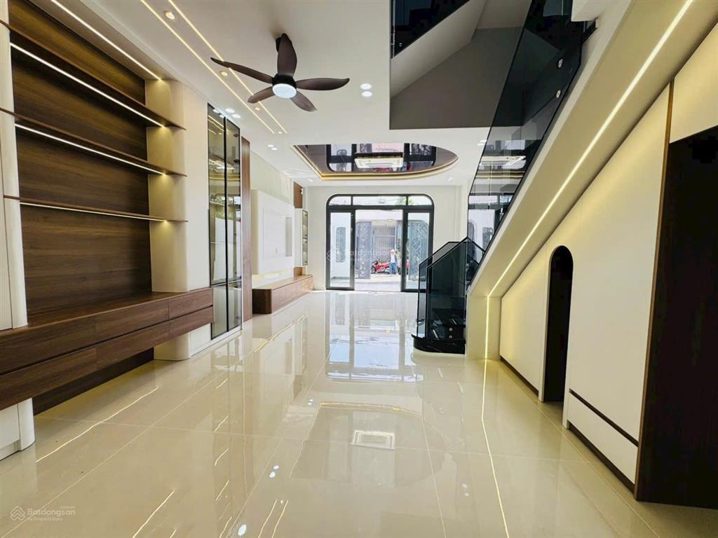 Nhà mới 3 tấm full nội thất xã bà điểm hóc môn dt 100m2 giá 7.3 tỷ