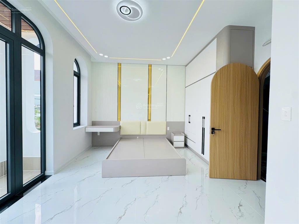 Nhà mới 3 tấm full nội thất xã bà điểm hóc môn dt 100m2 giá 7.3 tỷ