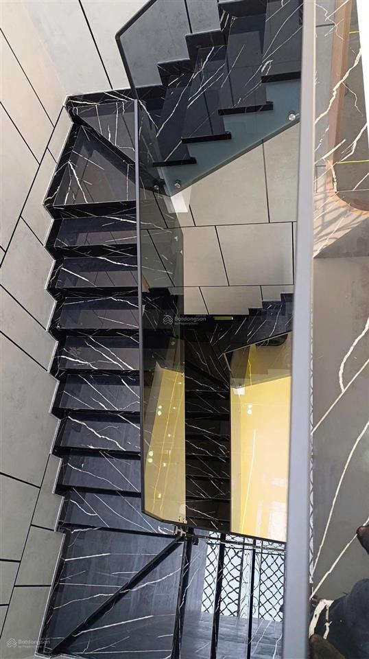 Nhà mới 3 tấm full nội thất xã bà điểm hóc môn dt 100m2 giá 7.3 tỷ