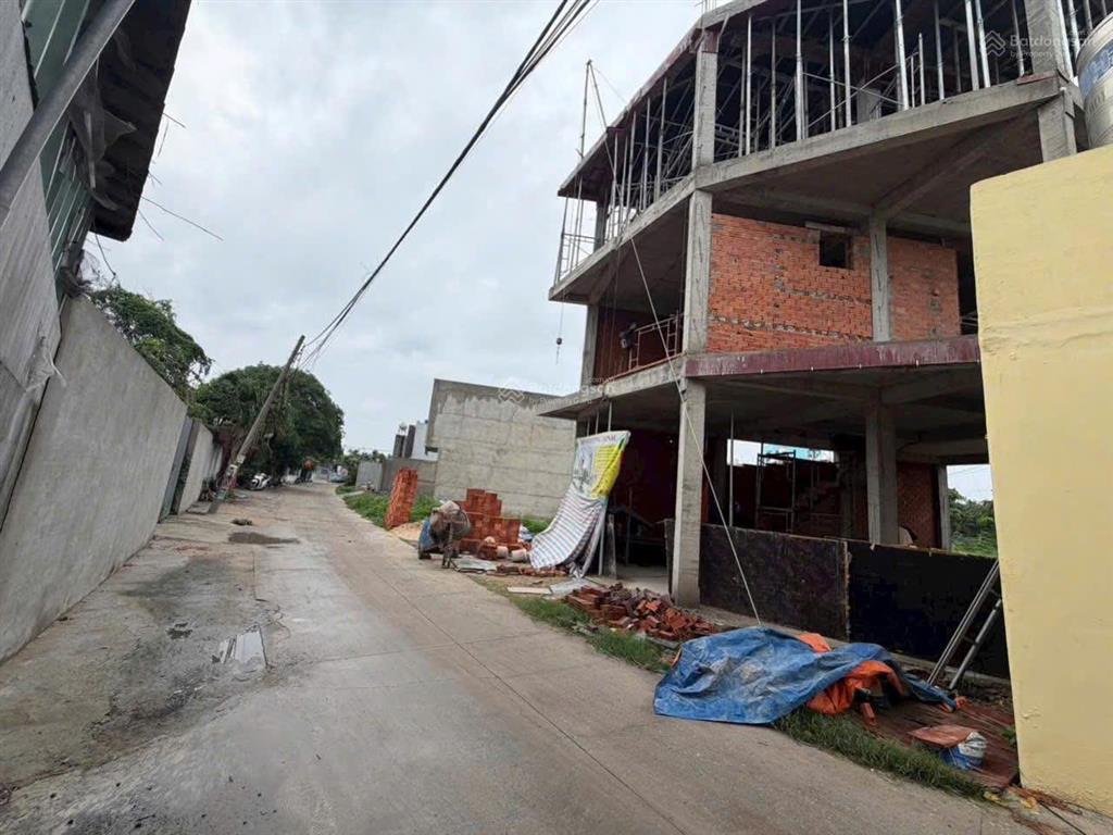 Chủ gửi bán thổ cư xã xuân thới sơn dt 91.5m2 giá chỉ 2.7 tỷ gần cv sinh thái hóc môn