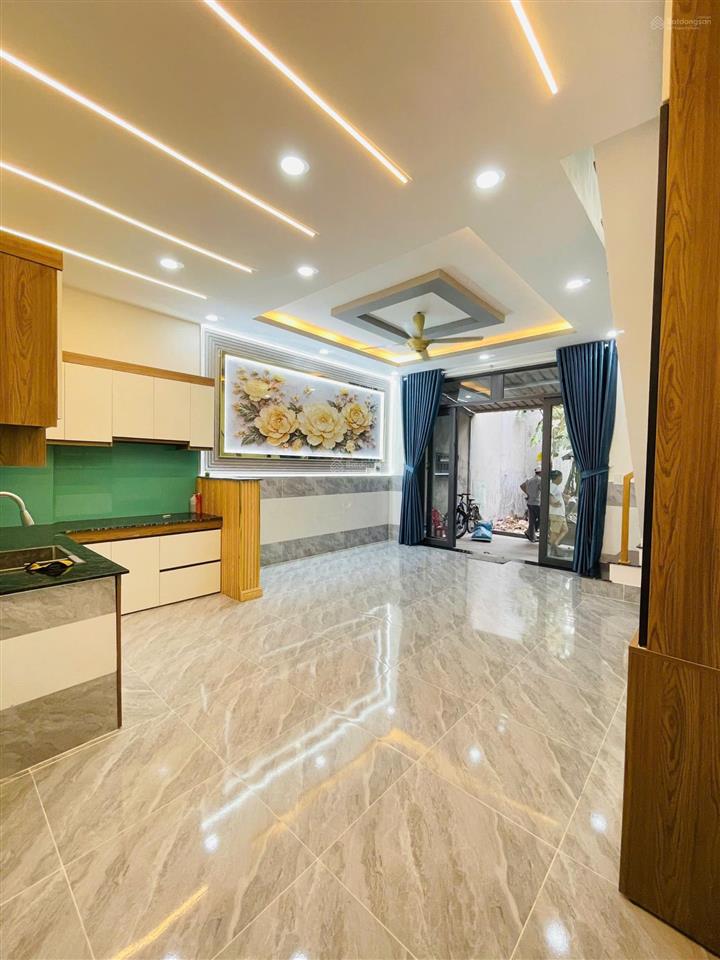Nhà gần ngã 5 chợ đầu mối  hóc môn  ấp 3 xuân thới thượng dt 60m2 giá chỉ 2.19 tỷ