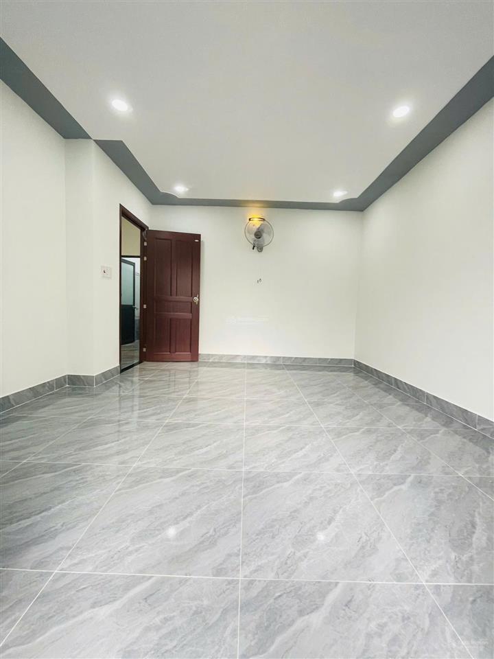 Nhà gần ngã 5 chợ đầu mối  hóc môn  ấp 3 xuân thới thượng dt 60m2 giá chỉ 2.19 tỷ