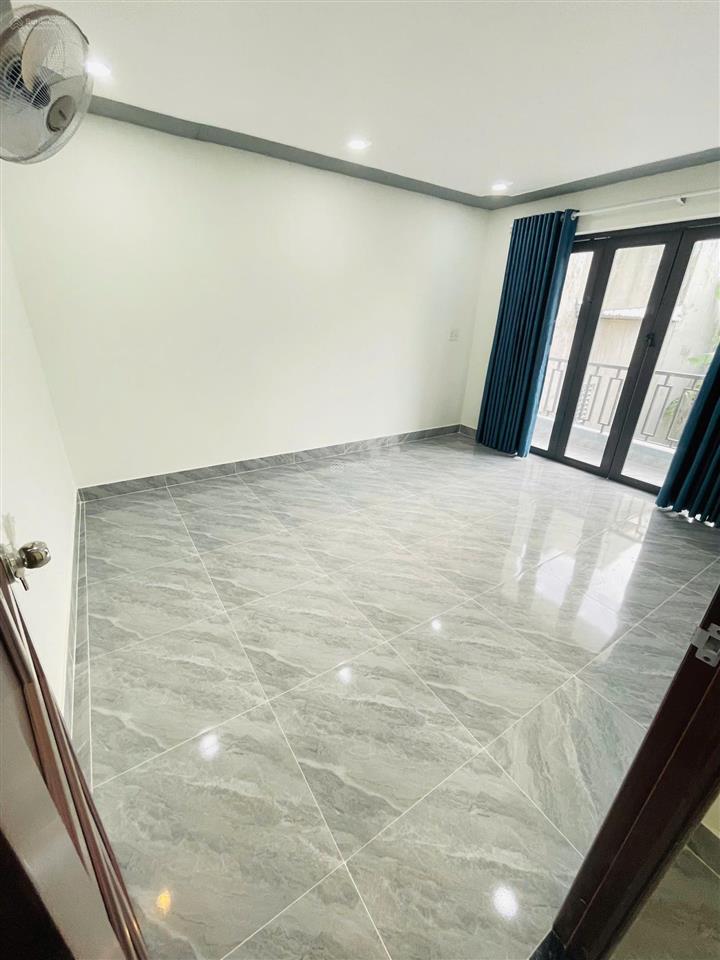 Nhà gần ngã 5 chợ đầu mối  hóc môn  ấp 3 xuân thới thượng dt 60m2 giá chỉ 2.19 tỷ