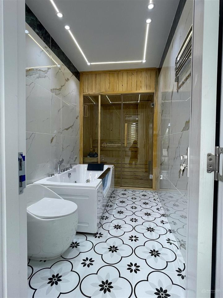 Nhà cao cấp  5m x 23m 4 tấm gần trường cấp 3 bà điểm, diện tích 100m2, giá 6,5 tỷ