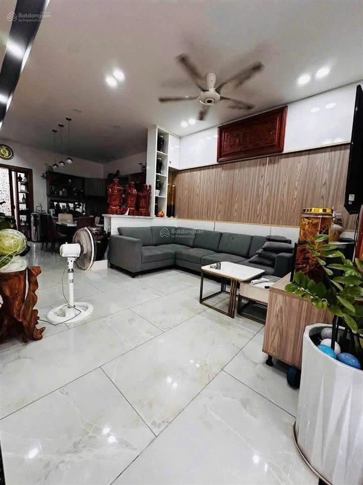 Bán nhà 7x17m, 1 trệt 1 lầu + tum, sân thượng. gần ngã 4 bà điểm, giá chỉ còn 6 tỷ, shr