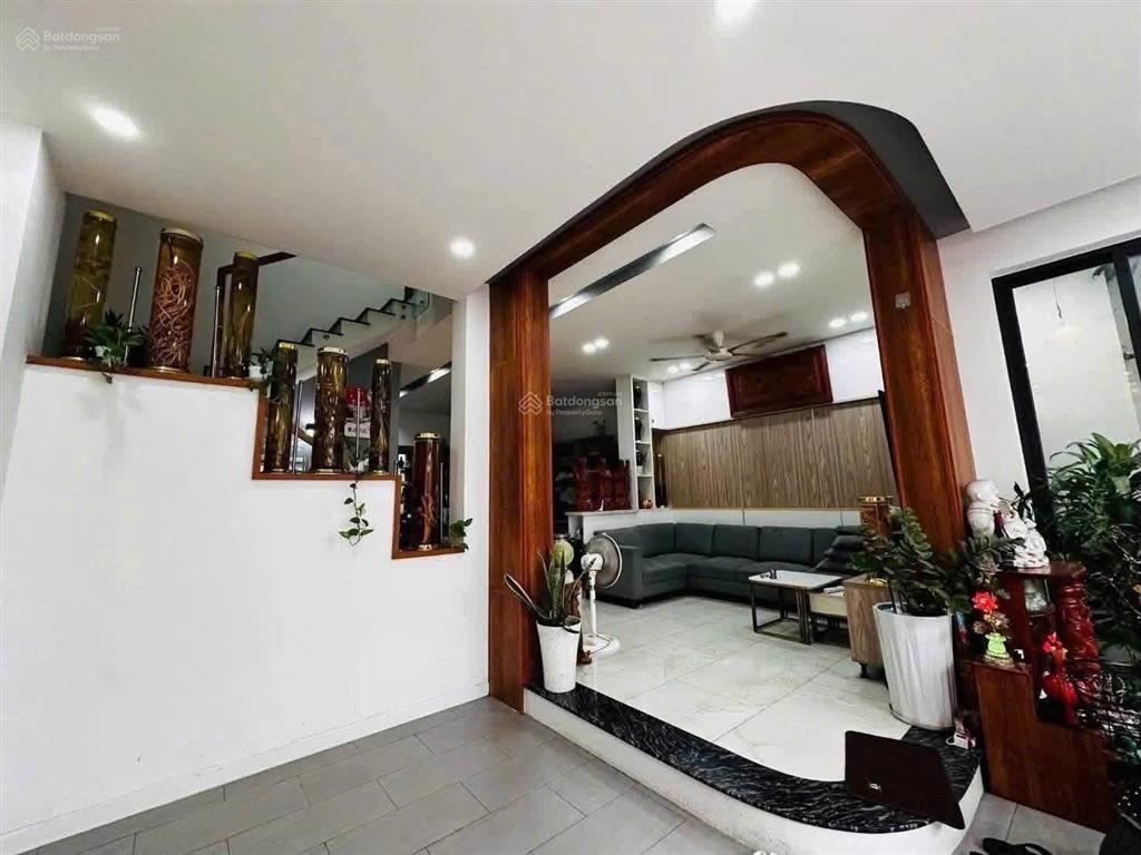 Bán nhà 7x17m, 1 trệt 1 lầu + tum, sân thượng. gần ngã 4 bà điểm, giá chỉ còn 6 tỷ, shr
