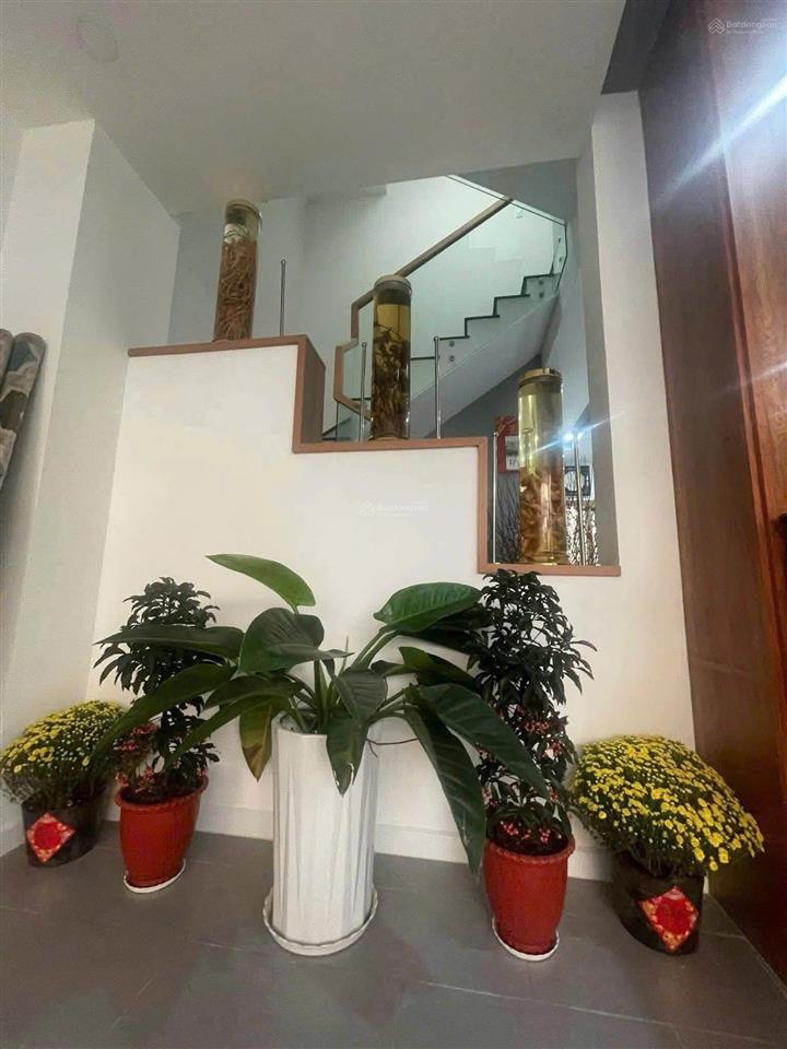 Bán nhà 7x17m, 1 trệt 1 lầu + tum, sân thượng. gần ngã 4 bà điểm, giá chỉ còn 6 tỷ, shr