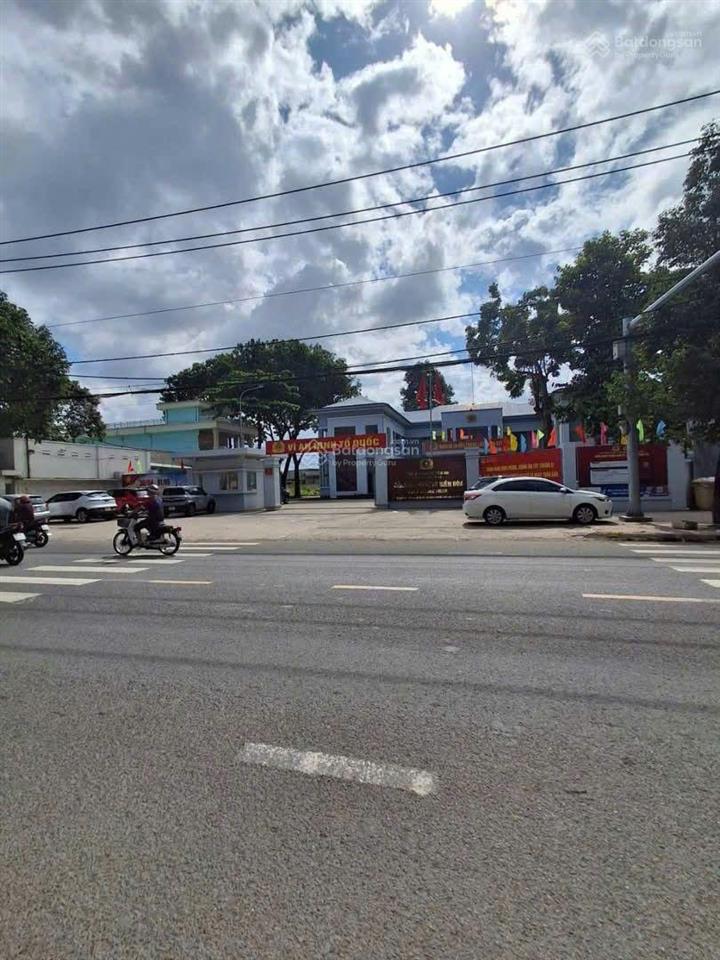 Bán nhà mới xây tân vạn 1 trệt 1 lầu sẵn sổ