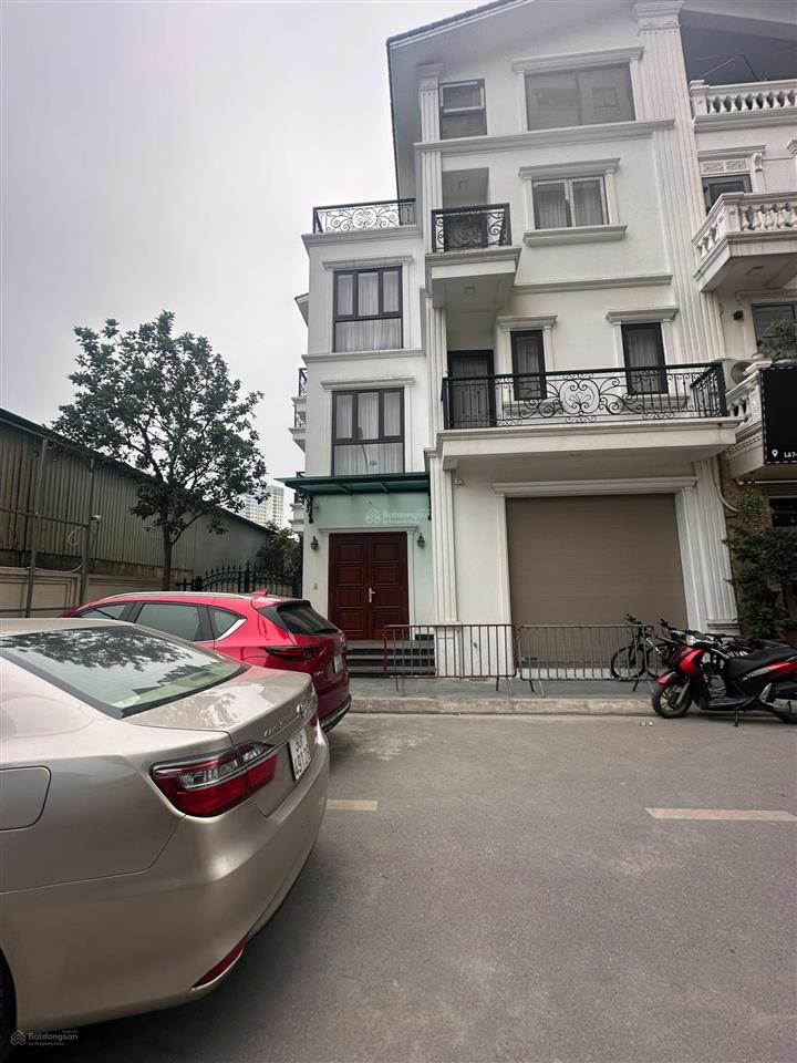 Siêu siêu siêu rẻ biệt thự lô góc 150m2 4t thịnh liệt hoàng mai 210tr/m2, dòng tiền 30tr