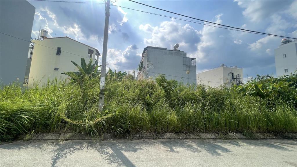 Bán lô đất đẹp 66m2 (4x16,5m) giá 4,850 tỷ hẻm 1/ bưng ông thoàn, p. phú hữu, q.9  0974 244 ***