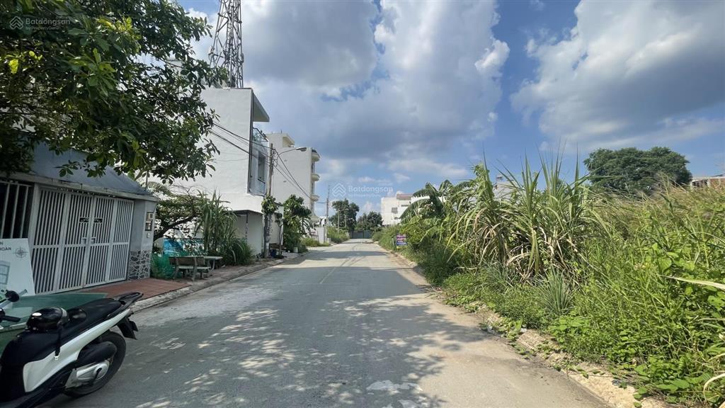 Bán lô đất đẹp 66m2 (4x16,5m) giá 4,850 tỷ hẻm 1/ bưng ông thoàn, p. phú hữu, q.9  0974 244 ***