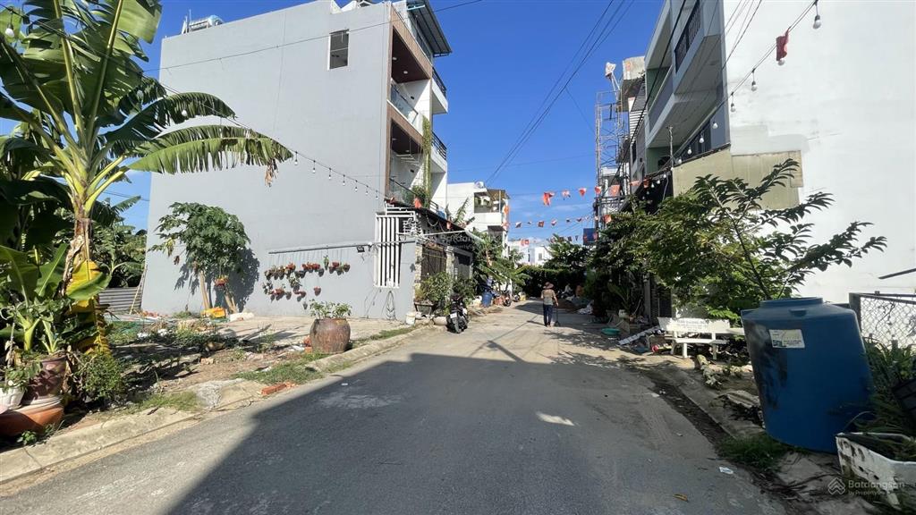 Lô đất sạch đẹp 51,7m2 (4,1x12,6m) giá chỉ 4,1 tỷ hẻm bưng ông thoàn, phú hữu, q. 9  0974 244 ***