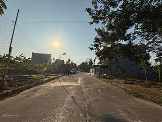 Bán lô cạnh góc khu may mặc, kim long, tam dương. dt 100m2, mt 5m. vị trí thuận tiện, gần ql2b