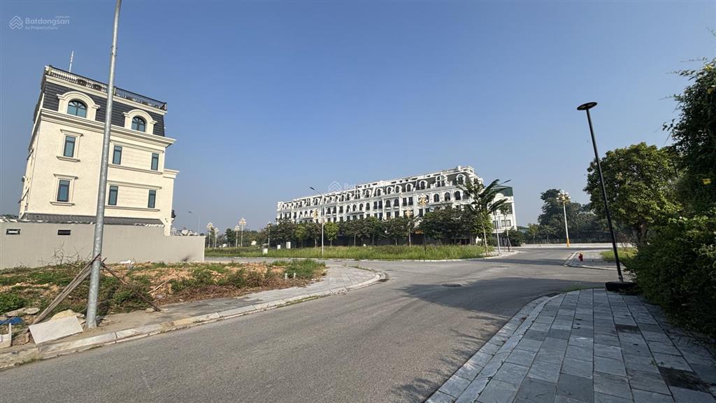 200m2 bắc đầm vạc sát hồ đầm vạc đường qh cực tiện trục chính rẽ là tới. khí hậu trong lành mát mẻ