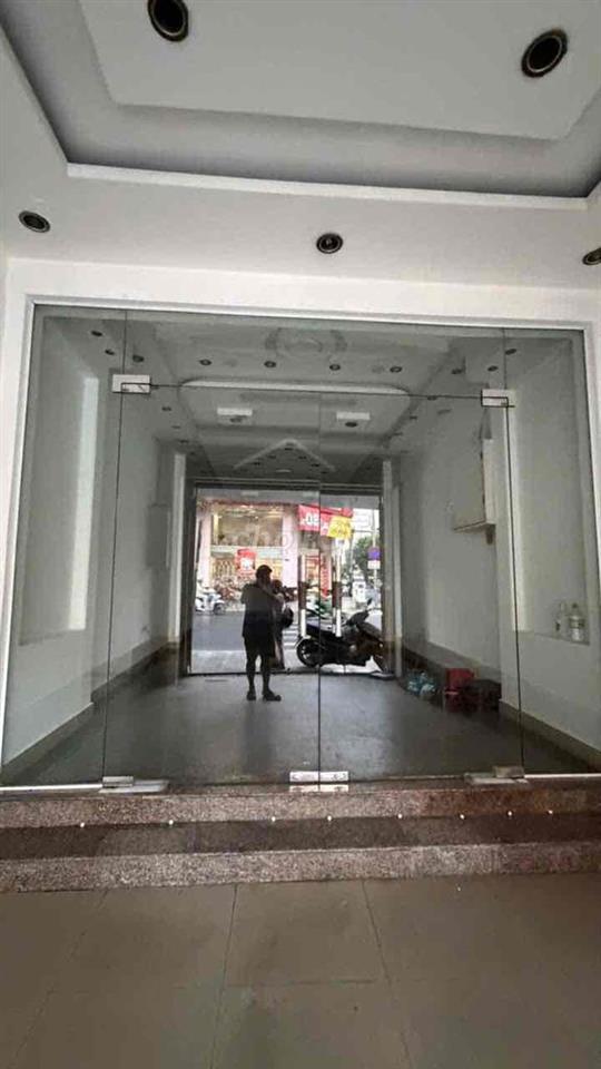 nhà đang trống cho thuê lâu dài