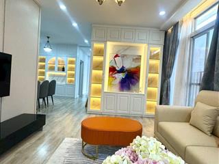 Bán căn hộ star hill phú mỹ hưng view hồ bơi 95m, ô xe hơi 3pn 2wc, full nội thất mới cao cấp, shr