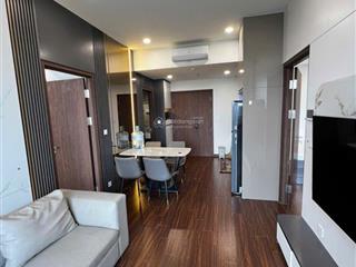 Cho thuê 2n2vs toà h2 full nội thất đẹp, view thoáng, giá 12 triệu bao phí dịch vụ