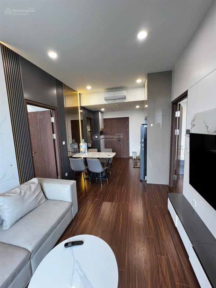 Cho thuê 2n2vs toà h2 full nội thất đẹp, view thoáng, giá 12 triệu bao phí dịch vụ
