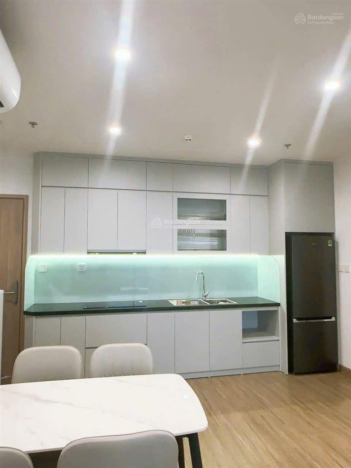 Cho thuê 2n2vs full đồ đẹp toà p4 giá 9,5 triệu bao phí dịch vụ
