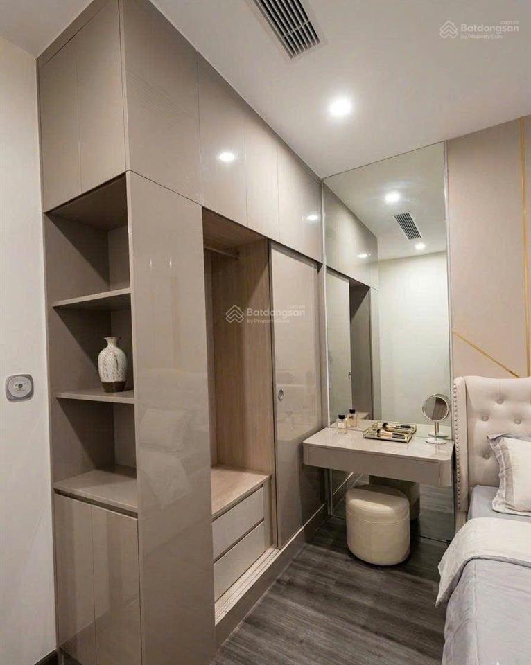 Bán 1n + full đồ toà r1.01, giá 2,8 tỷ
