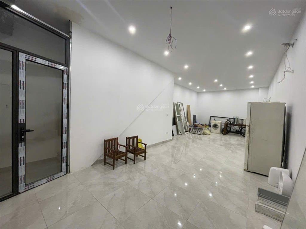 Chỉ 17 triệu/tháng  cho thuê liền kề hoàn thiện 5 tầng mặt đường 40m