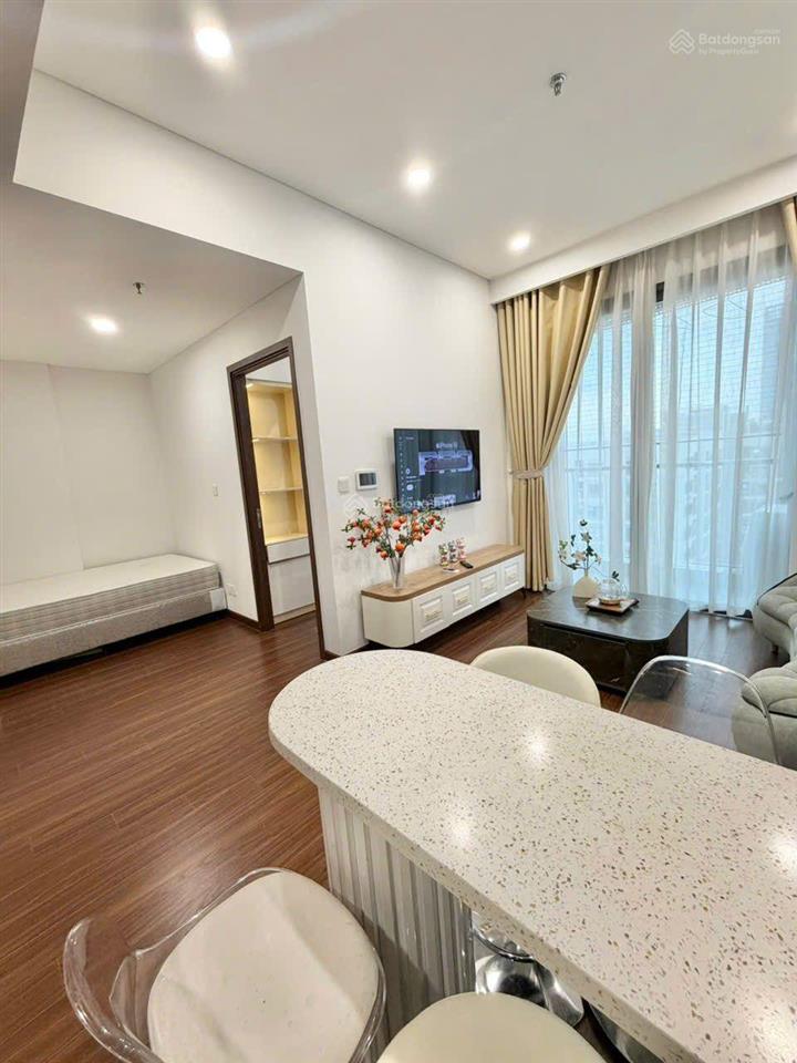 Bán 1n+ full đồ toà m3 view check vinuni giá 3 tỷ