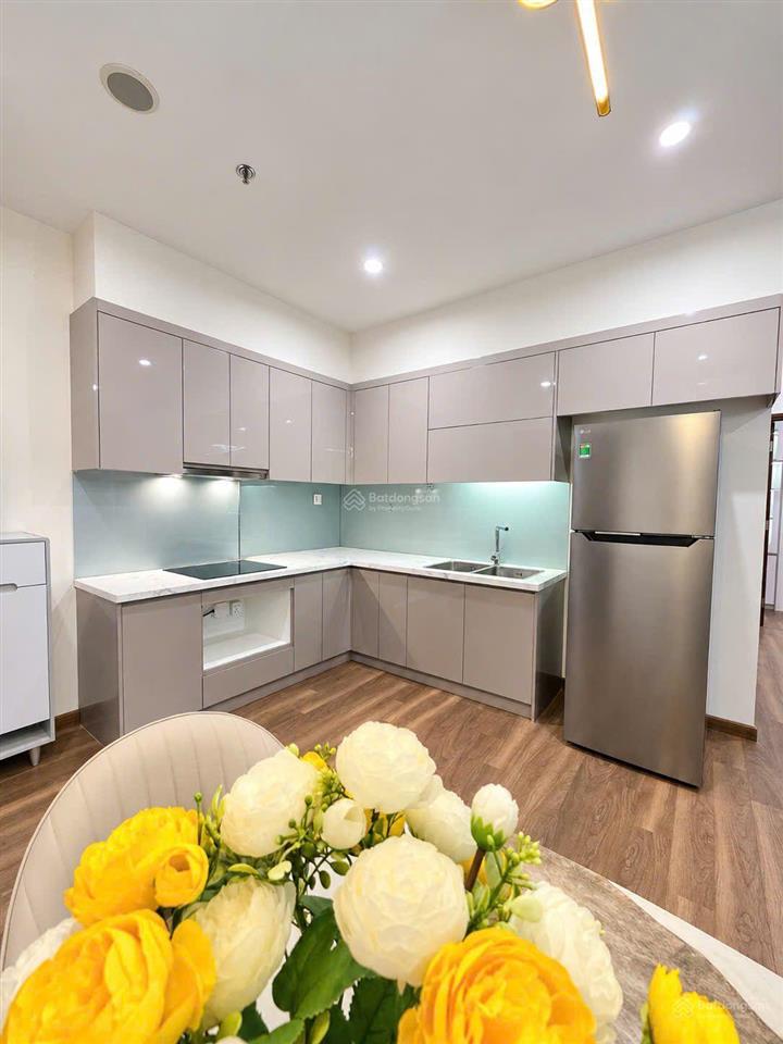 Cho thuê 2n2vs full đồ toà zurich1 giá 10,5 triệu đóng 1 tháng 1 lần