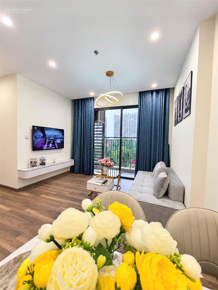 Cho thuê 2n2vs full đồ toà zurich1 giá 10,5 triệu đóng 1 tháng 1 lần