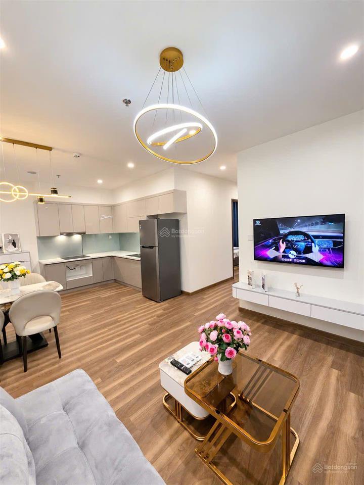 Cho thuê 2n2vs full đồ toà zurich1 giá 10,5 triệu đóng 1 tháng 1 lần