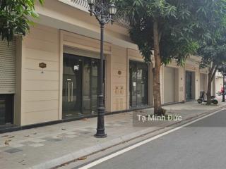 Chủ cần tiền gấp bán rẻ hơn thị trường 300 triệu diện tích 64m2, giá 8,6 tỷ