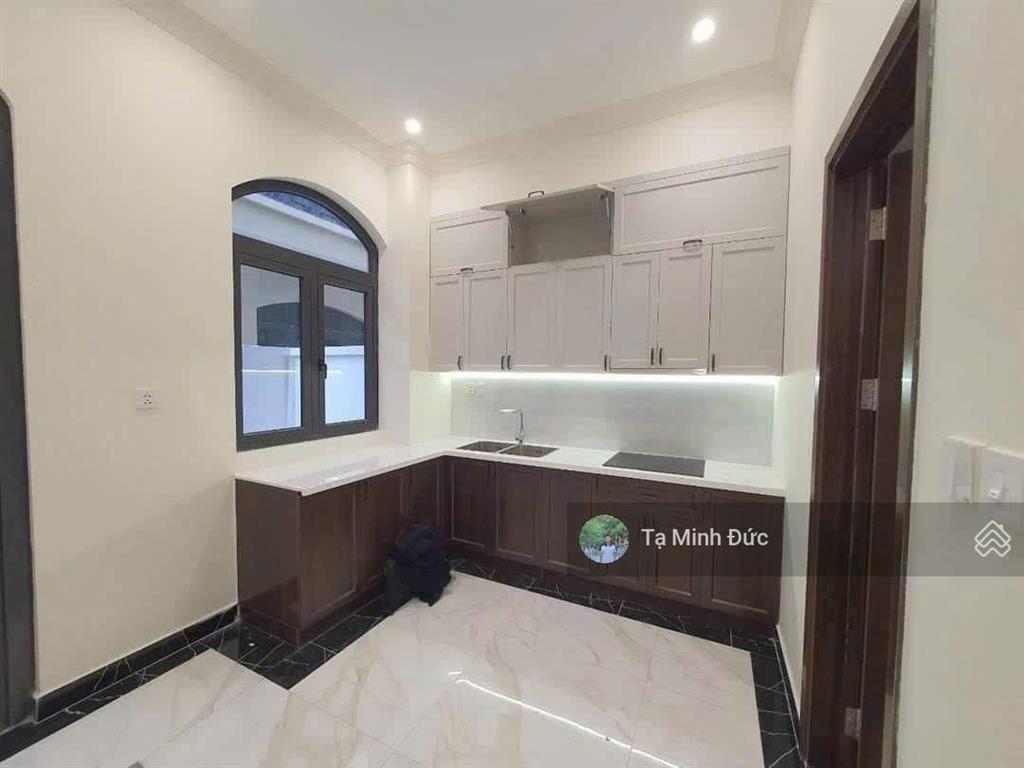 Bán nhà liền kề hoàn thiện 5 tầng phân khu chà là vinhomes ocean park 2