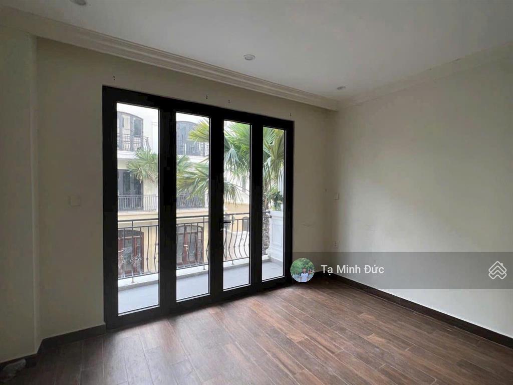 Bán nhà liền kề hoàn thiện 5 tầng phân khu chà là vinhomes ocean park 2