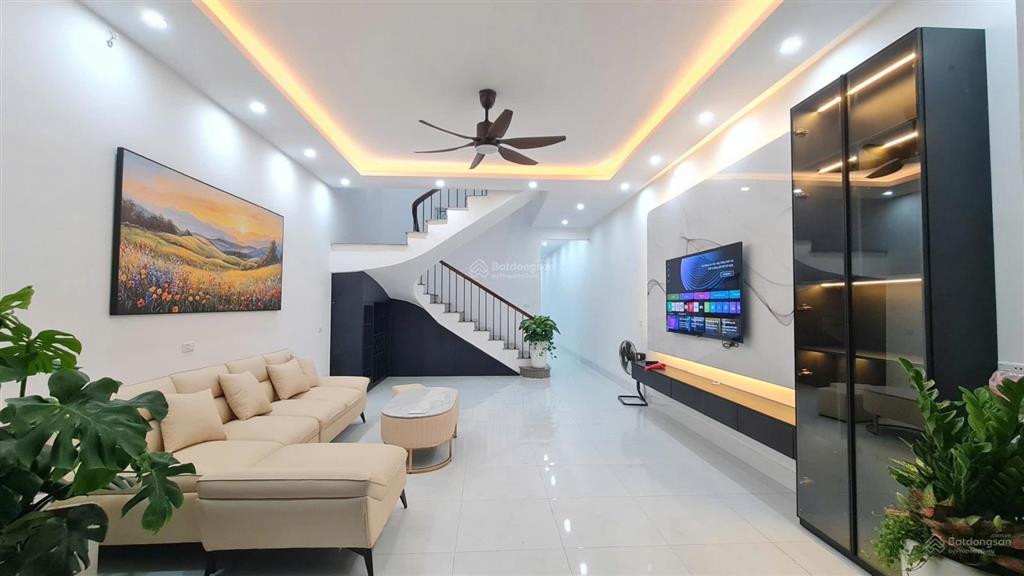 Bán căn 2 tầng full nội thất tại trung tâm phường nông trang tỉnh phú thọ