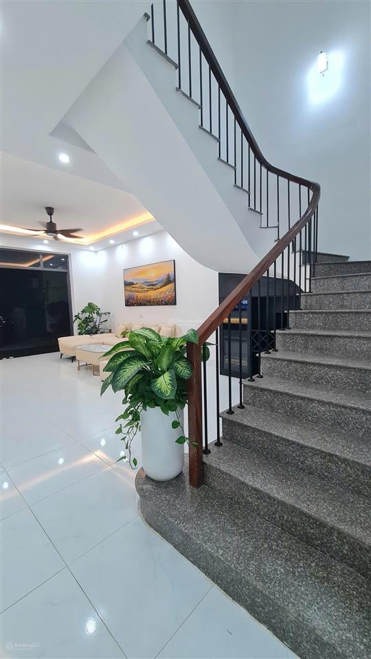 Bán căn 2 tầng full nội thất tại trung tâm phường nông trang tỉnh phú thọ