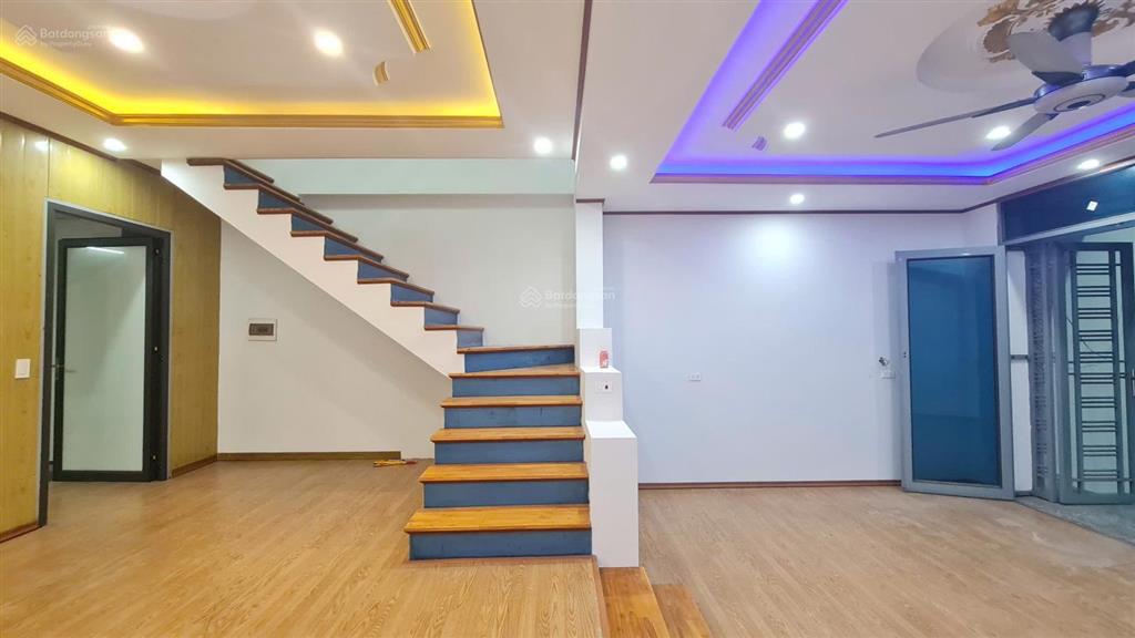 Bán nhà 3 tầng trung tâm phường nông trang  tỉnh phú thọ