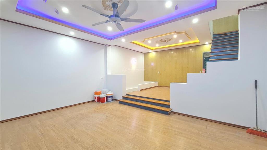 Bán nhà 3 tầng trung tâm phường nông trang  tỉnh phú thọ