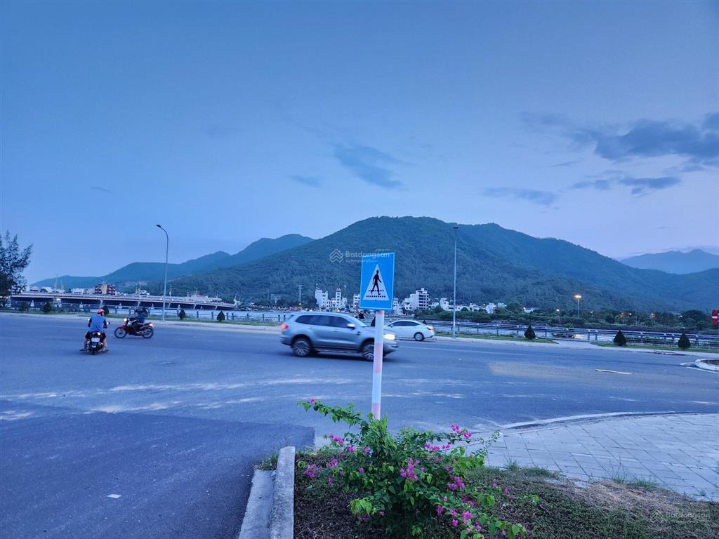 Cần bán lô đất mặt sông an bình tân