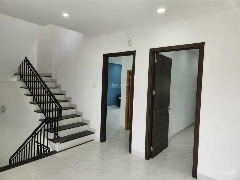 Nhà 179m2 xây 2.5 tầng còn mới đường hương lộ 46 trung tâm xã vĩnh trung